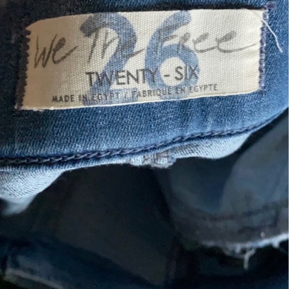 jeans with cute detail - Picture 3 of 3